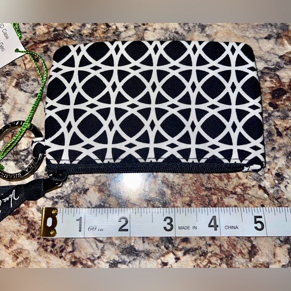 NWT 𝑽𝒆𝒓𝒂 𝑩𝒓𝒂𝒅𝒍𝒆𝒚 𝑍𝑖𝑝 𝐼𝐷 𝐶𝑎𝑠𝑒 𝑤 𝑘𝑒𝑦 𝑟𝑖𝑛𝑔 - Picture 4 of 7